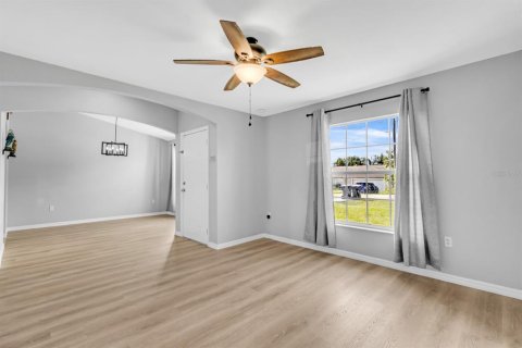 Casa en venta en Kissimmee, Florida, 3 dormitorios, 162.21 m2 № 1914776 - foto 8