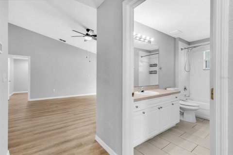 Casa en venta en Kissimmee, Florida, 3 dormitorios, 162.21 m2 № 1914776 - foto 24