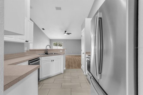 Casa en venta en Kissimmee, Florida, 3 dormitorios, 162.21 m2 № 1914776 - foto 14