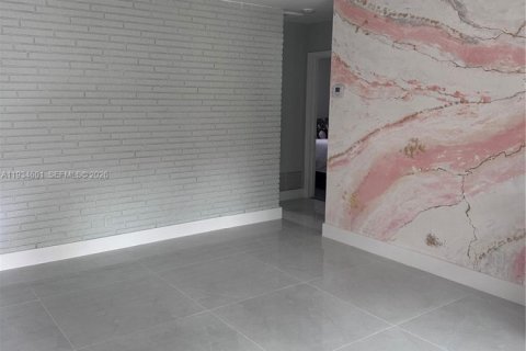 Villa ou maison à louer à Fort Lauderdale, Floride: 3 chambres, 105.35 m2 № 2000696 - photo 5