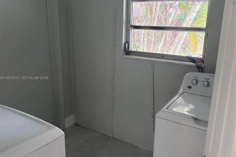 Villa ou maison à louer à Fort Lauderdale, Floride: 3 chambres, 105.35 m2 № 2000696 - photo 18