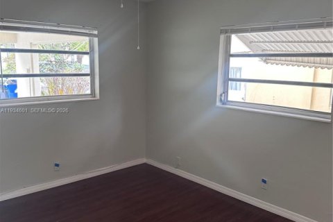 Villa ou maison à louer à Fort Lauderdale, Floride: 3 chambres, 105.35 m2 № 2000696 - photo 11