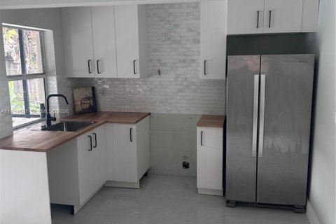 Villa ou maison à louer à Fort Lauderdale, Floride: 3 chambres, 105.35 m2 № 2000696 - photo 10