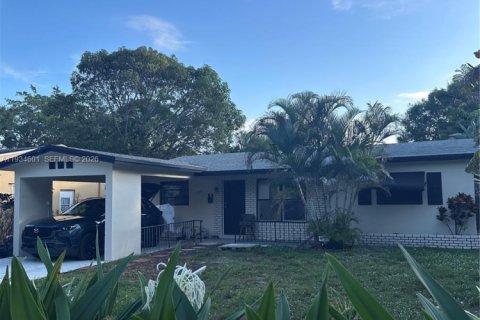 Villa ou maison à louer à Fort Lauderdale, Floride: 3 chambres, 105.35 m2 № 2000696 - photo 2