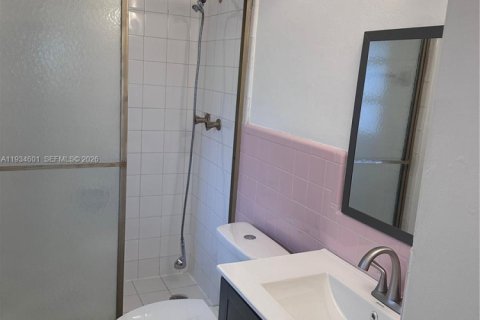 Villa ou maison à louer à Fort Lauderdale, Floride: 3 chambres, 105.35 m2 № 2000696 - photo 12