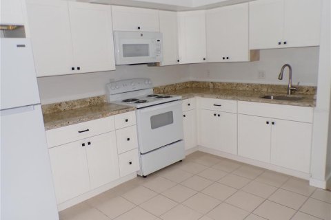 Copropriété à louer à Venice, Floride: 1 chambre, 43.76 m2 № 2165980 - photo 4