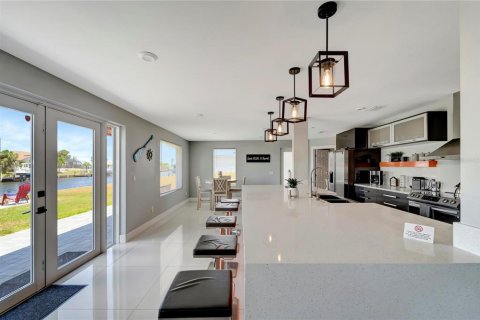 Villa ou maison à vendre à Port Charlotte, Floride: 3 chambres, 250.56 m2 № 2408414 - photo 14