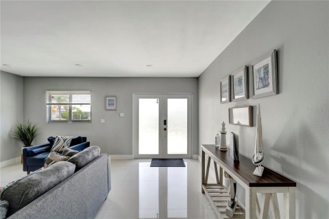 Villa ou maison à vendre à Port Charlotte, Floride: 3 chambres, 250.56 m2 № 2408414 - photo 6