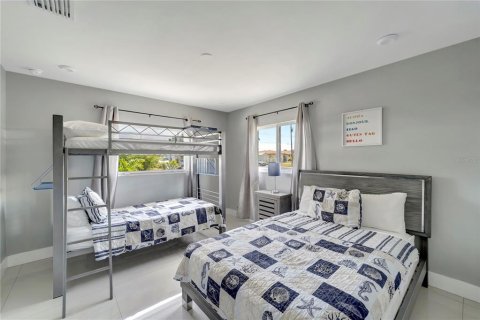 Villa ou maison à vendre à Port Charlotte, Floride: 3 chambres, 250.56 m2 № 2408414 - photo 19