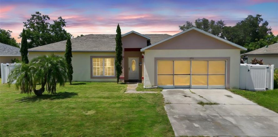 House in Kissimmee, Florida 3 bedrooms, 107.86 sq.m. № 1826672