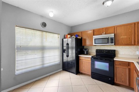 Villa ou maison à vendre à Kissimmee, Floride: 3 chambres, 107.86 m2 № 1826672 - photo 6