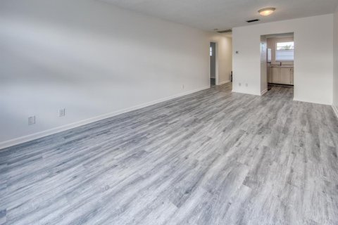 Copropriété à vendre à Lantana, Floride: 1 chambre, 55.37 m2 № 2082288 - photo 3