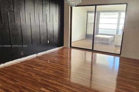 Снять в аренду виллу или дом в Уинтер-Хейвен, Флорида 3 спальни, № 1989537 - фото 8