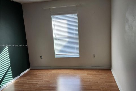 Снять в аренду виллу или дом в Уинтер-Хейвен, Флорида 3 спальни, № 1989537 - фото 12