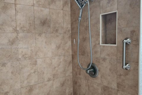 Снять в аренду виллу или дом в Уинтер-Хейвен, Флорида 3 спальни, № 1989537 - фото 10