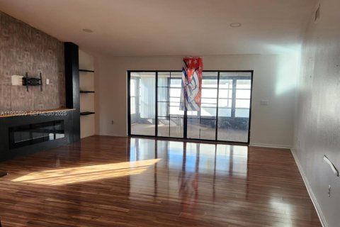 Снять в аренду виллу или дом в Уинтер-Хейвен, Флорида 3 спальни, № 1989537 - фото 7