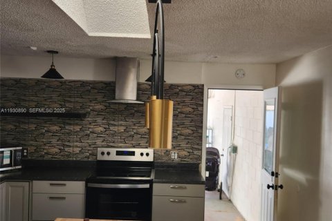 Снять в аренду виллу или дом в Уинтер-Хейвен, Флорида 3 спальни, № 1989537 - фото 4