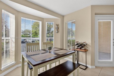 Condo in Coral Springs, Florida, 1 bedroom  № 1996019 - photo 10