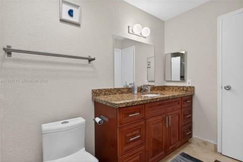 Condo in Coral Springs, Florida, 1 bedroom  № 1996019 - photo 17