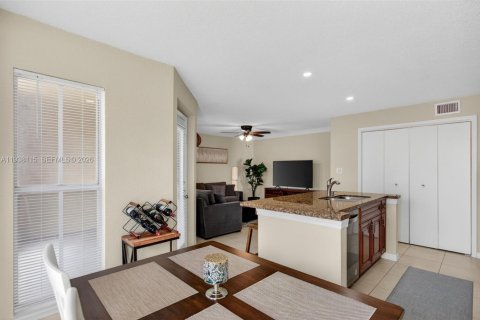 Condo in Coral Springs, Florida, 1 bedroom  № 1996019 - photo 11