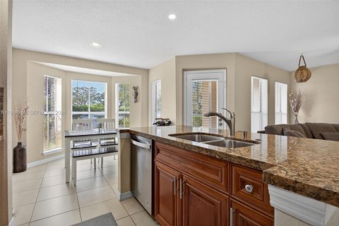 Condo in Coral Springs, Florida, 1 bedroom  № 1996019 - photo 6