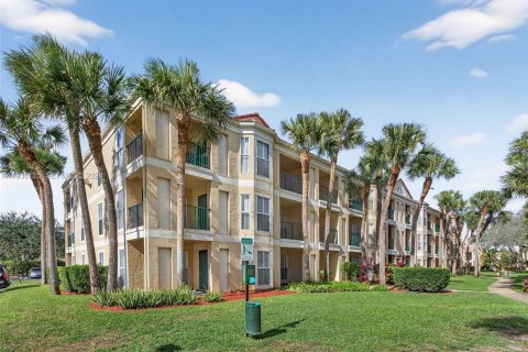 Condo in Coral Springs, Florida, 1 bedroom  № 1996019 - photo 29