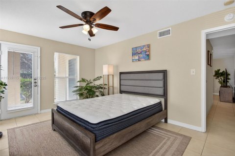 Condo in Coral Springs, Florida, 1 bedroom  № 1996019 - photo 18