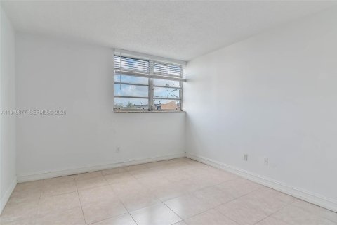 Copropriété à vendre à Miami, Floride: 2 chambres, 108.79 m2 № 2089187 - photo 17