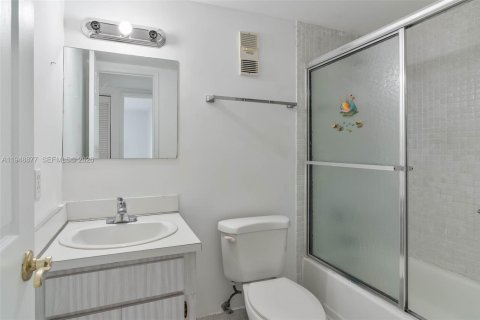 Copropriété à vendre à Miami, Floride: 2 chambres, 108.79 m2 № 2089187 - photo 19