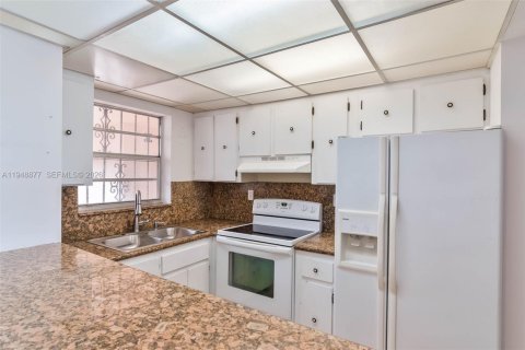 Copropriété à vendre à Miami, Floride: 2 chambres, 108.79 m2 № 2089187 - photo 3