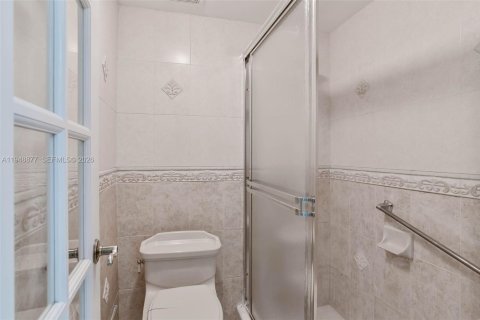 Copropriété à vendre à Miami, Floride: 2 chambres, 108.79 m2 № 2089187 - photo 16