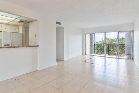 Copropriété à vendre à Miami, Floride: 2 chambres, 108.79 m2 № 2089187 - photo 6