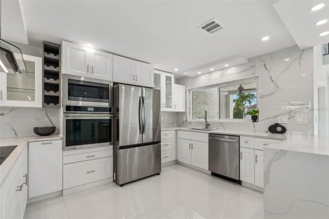Villa ou maison à vendre à Treasure Island, Floride: 4 chambres, 227.61 m2 № 2202490 - photo 12