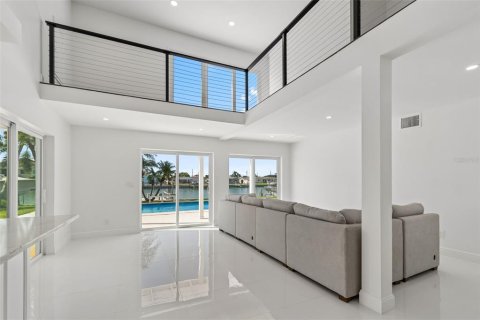 Villa ou maison à vendre à Treasure Island, Floride: 4 chambres, 227.61 m2 № 2202490 - photo 17