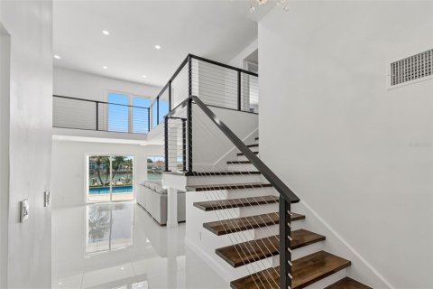Villa ou maison à vendre à Treasure Island, Floride: 4 chambres, 227.61 m2 № 2202490 - photo 5