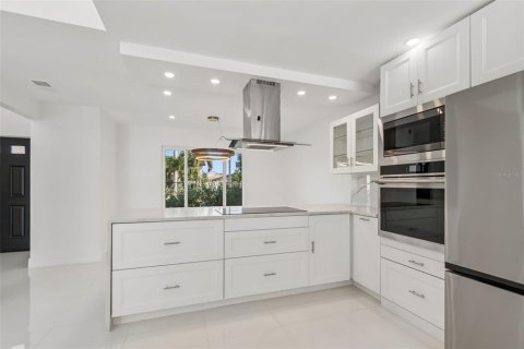 Villa ou maison à vendre à Treasure Island, Floride: 4 chambres, 227.61 m2 № 2202490 - photo 14