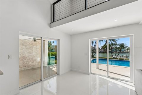 Villa ou maison à vendre à Treasure Island, Floride: 4 chambres, 227.61 m2 № 2202490 - photo 19