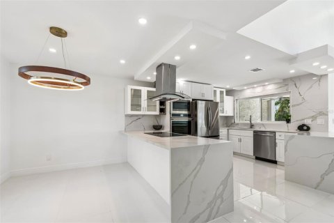 Villa ou maison à vendre à Treasure Island, Floride: 4 chambres, 227.61 m2 № 2202490 - photo 11