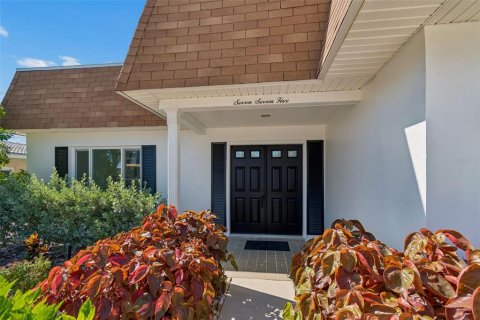 Villa ou maison à vendre à Treasure Island, Floride: 4 chambres, 227.61 m2 № 2202490 - photo 2