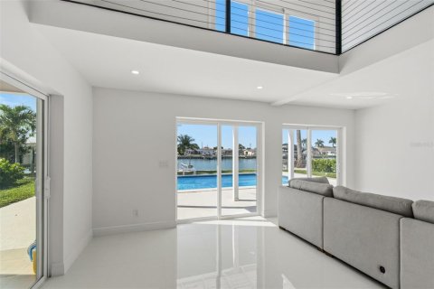 Villa ou maison à vendre à Treasure Island, Floride: 4 chambres, 227.61 m2 № 2202490 - photo 20