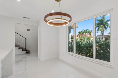 Villa ou maison à vendre à Treasure Island, Floride: 4 chambres, 227.61 m2 № 2202490 - photo 9