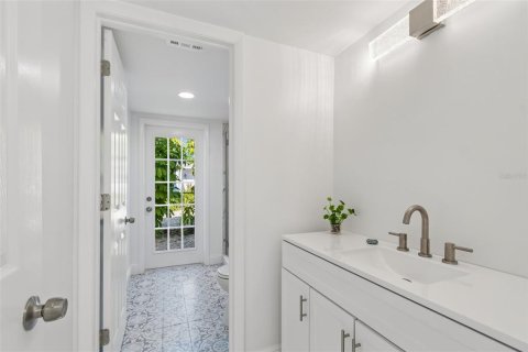 Villa ou maison à vendre à Treasure Island, Floride: 4 chambres, 227.61 m2 № 2202490 - photo 23