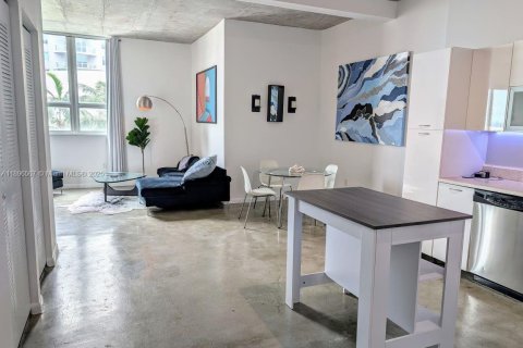 Condominio en venta en Miami, Florida, 1 dormitorio, 72.84 m2 № 1948465 - foto 2