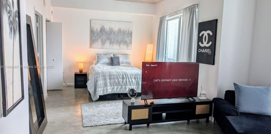 Condominio en Miami, Florida, 1 dormitorio № 1948465