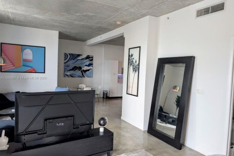 Condominio en venta en Miami, Florida, 1 dormitorio, 72.84 m2 № 1948465 - foto 6