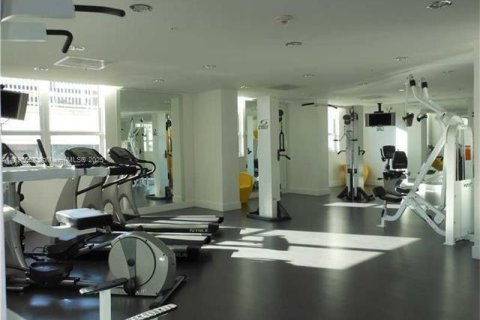 Condominio en venta en Miami, Florida, 1 dormitorio, 72.84 m2 № 1948465 - foto 10