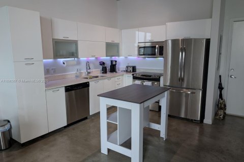 Condominio en venta en Miami, Florida, 1 dormitorio, 72.84 m2 № 1948465 - foto 5