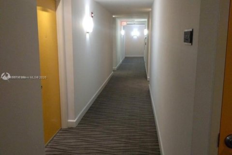 Condominio en venta en Miami, Florida, 1 dormitorio, 72.84 m2 № 1948465 - foto 16