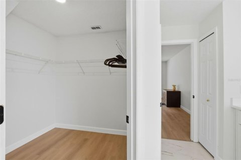 Villa ou maison à vendre à Kissimmee, Floride: 5 chambres, 212.37 m2 № 2139400 - photo 23