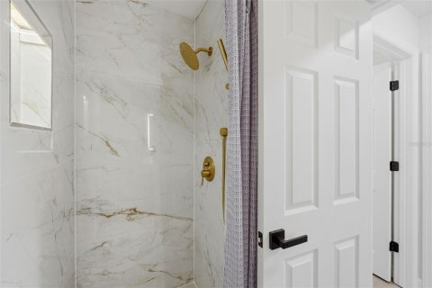 Villa ou maison à vendre à Kissimmee, Floride: 5 chambres, 212.37 m2 № 2139400 - photo 26